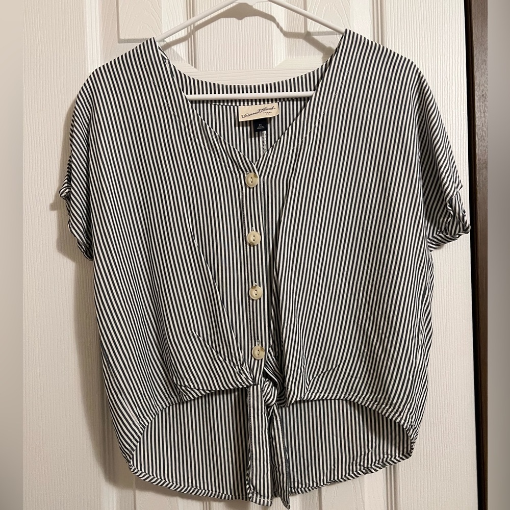 Women’s short sleeve stripped blouse